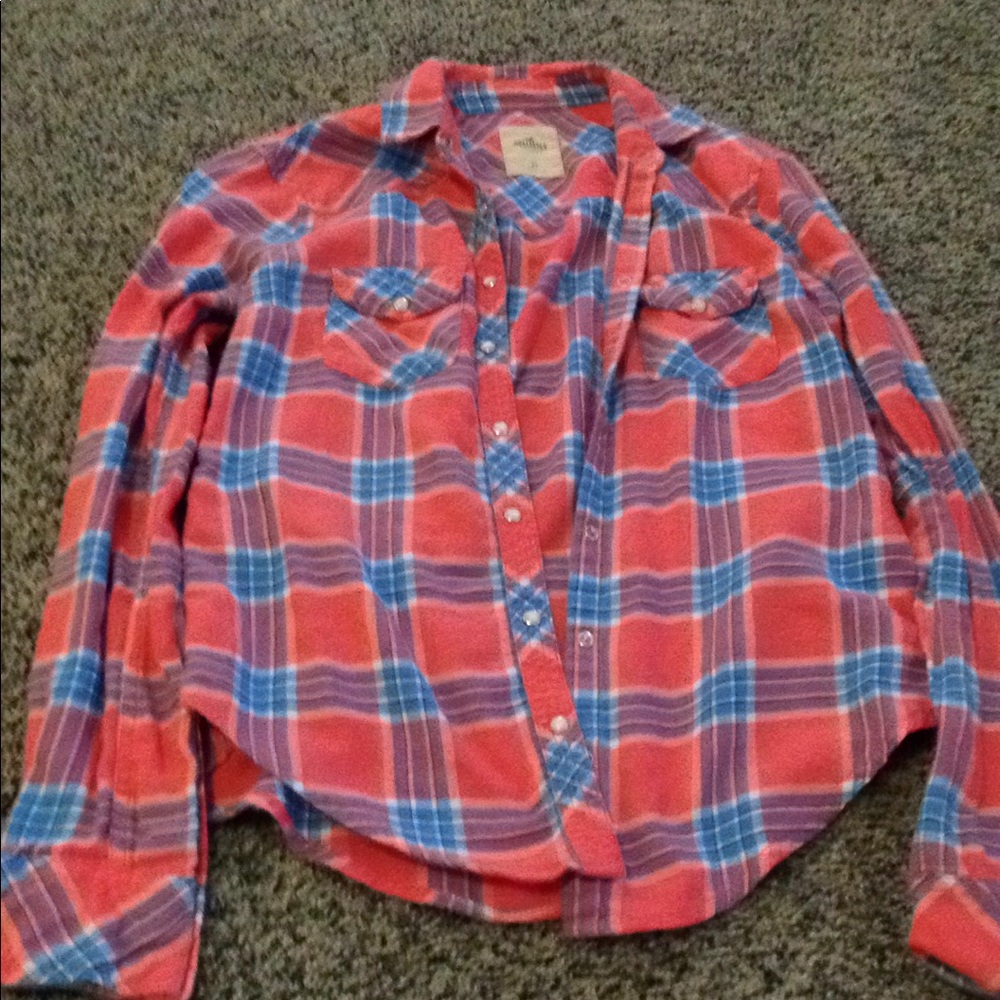 Plaid long sleeved button up shirt